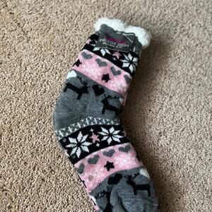 Fluffy Fleece Socks – Women’s Sizes 4-11, Grey and Pink with Hearts and Reindeer